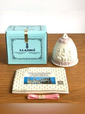 Vintage Lladro First Annual 1987 Campanita Navidad Porcelain Christmas Bell 5458